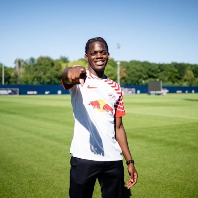 1691797935009083036.jpg lukeba.jpg